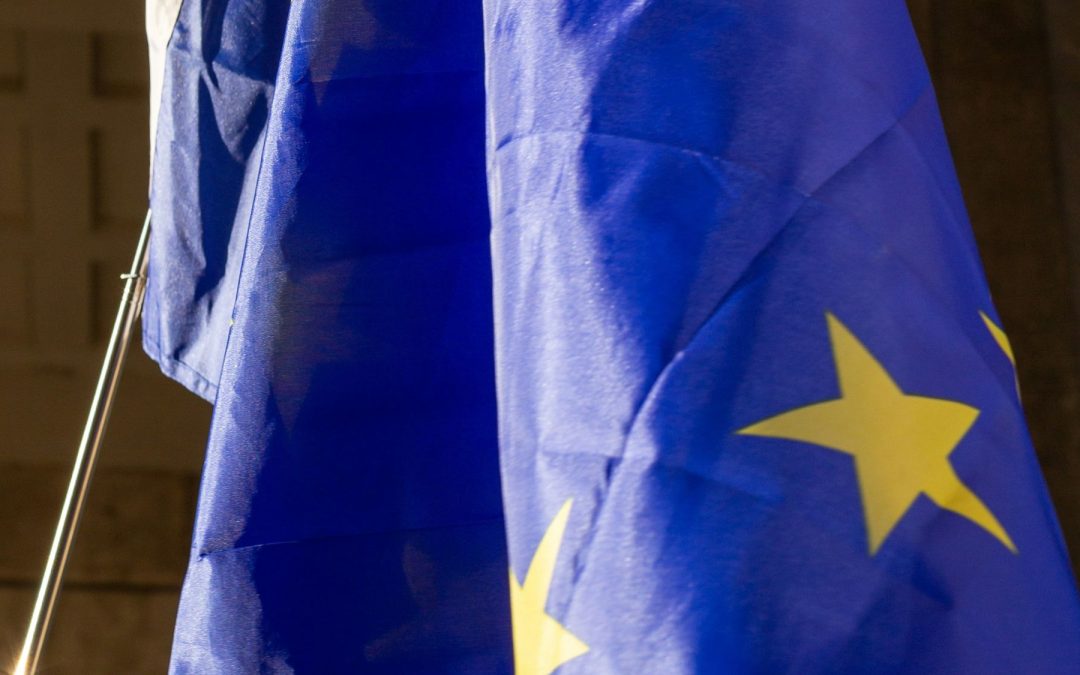 La sicurezza europea tra show business, riarmo e politica