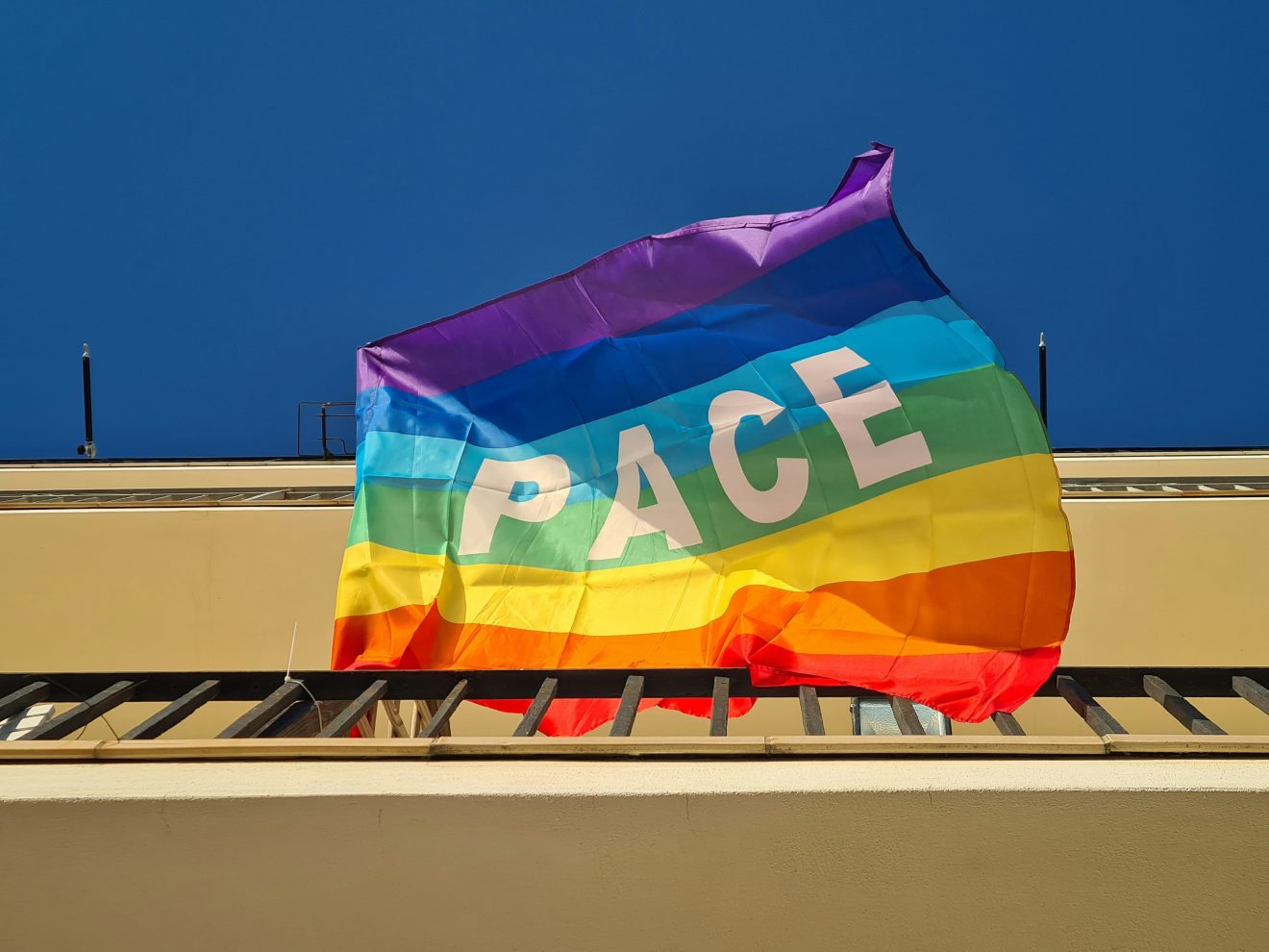La questione dirimente della pace nell’alleanza progressista